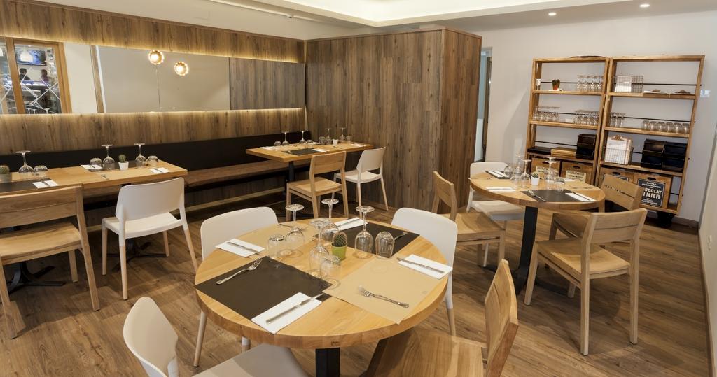 Apartahotel Dos Rios Aínsa Eksteriør billede